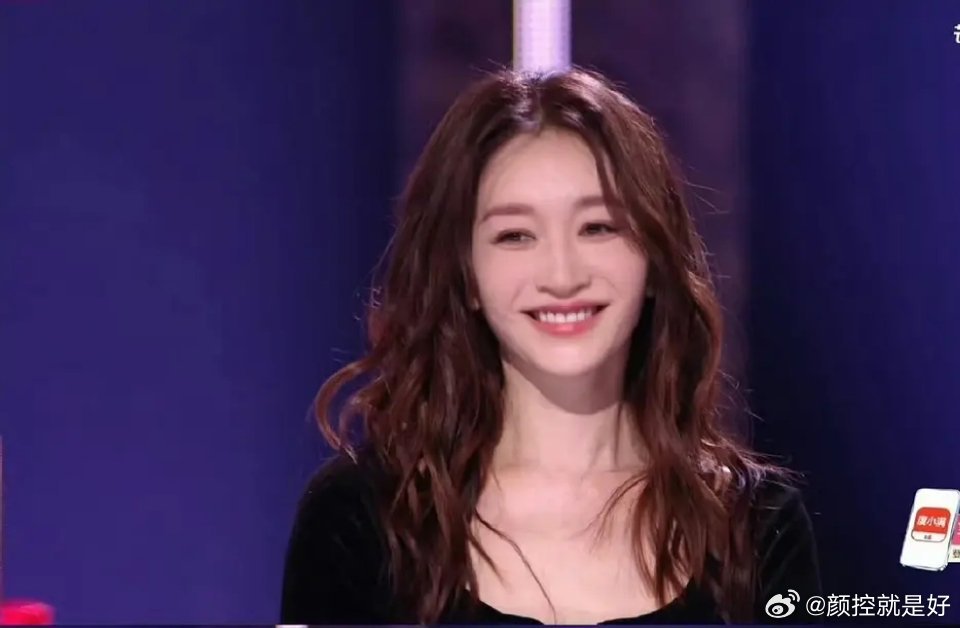 谁能看出来李小冉50了我还以为40左右，是真的又白又美！状态太好了！！ 