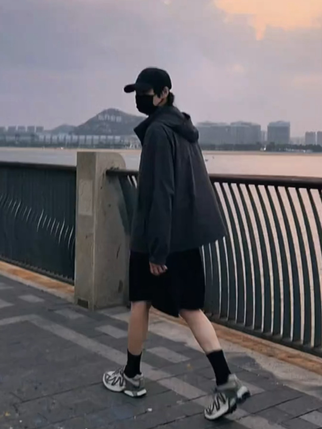 怎么还没跟上来 