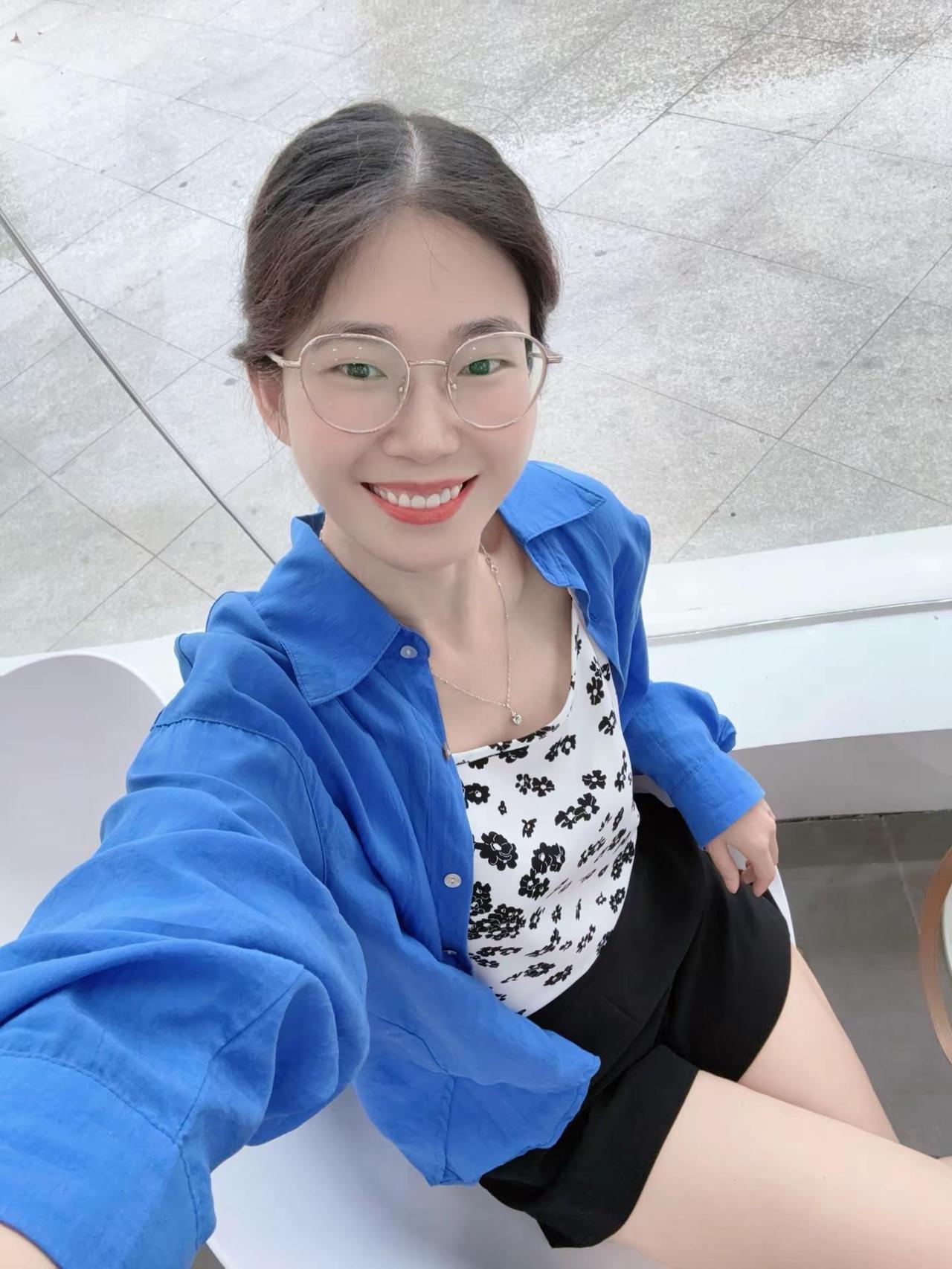 不讨好谁，不迎合谁，我只做我自己。蓝色衬衫穿搭 松弛感日常穿搭