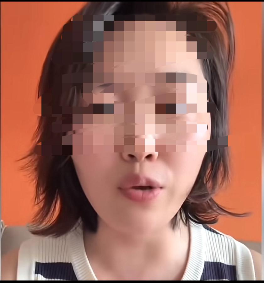 刚开始还是挺理解这位家长，因为我也是一个家长，希望她揪出教师队伍中的失范者。
但