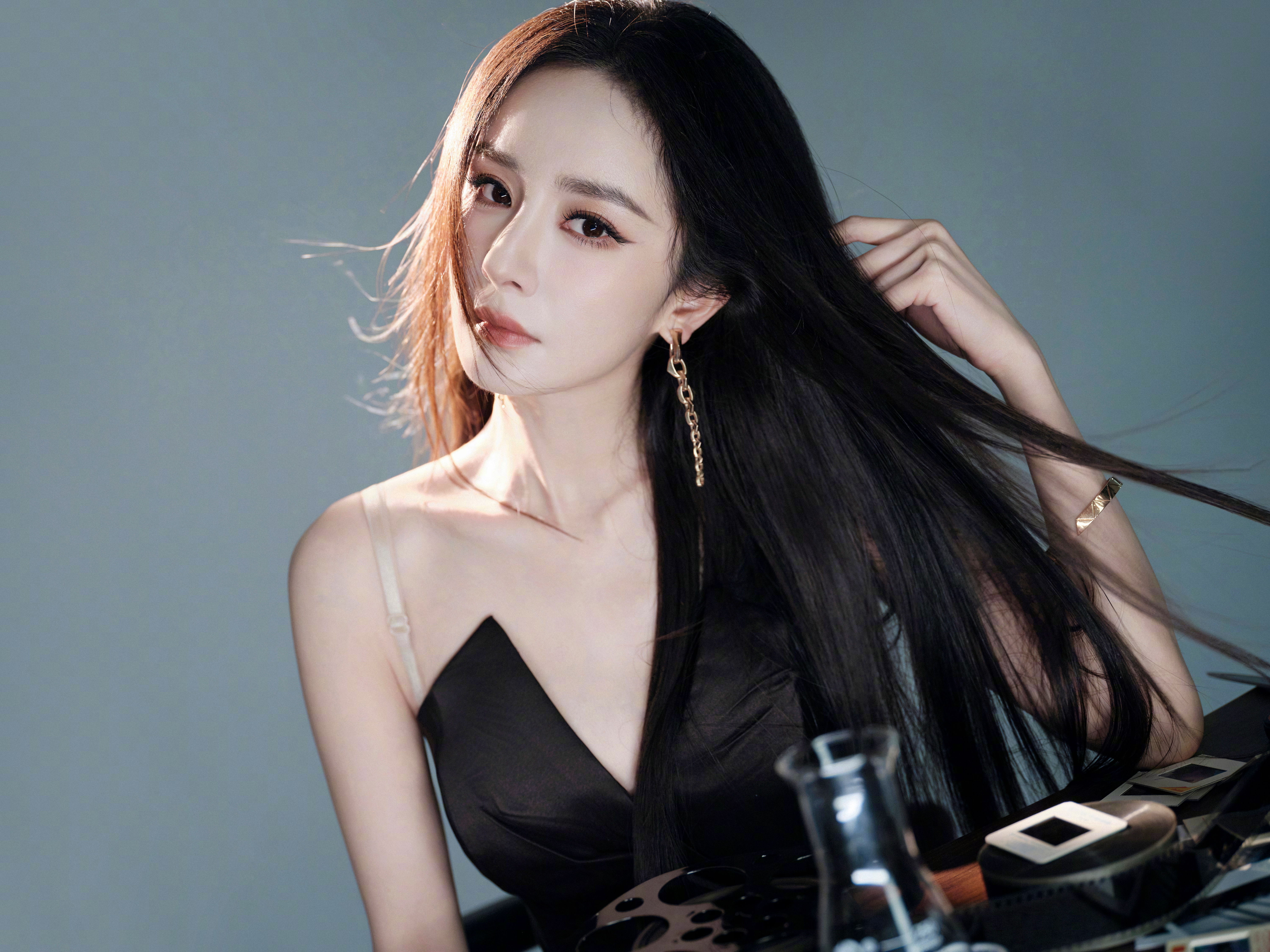 杨幂｜CMG 第四届中国电视剧年度盛典姐这组盛典亮相的造型图集也正式揭晓 ，荣获