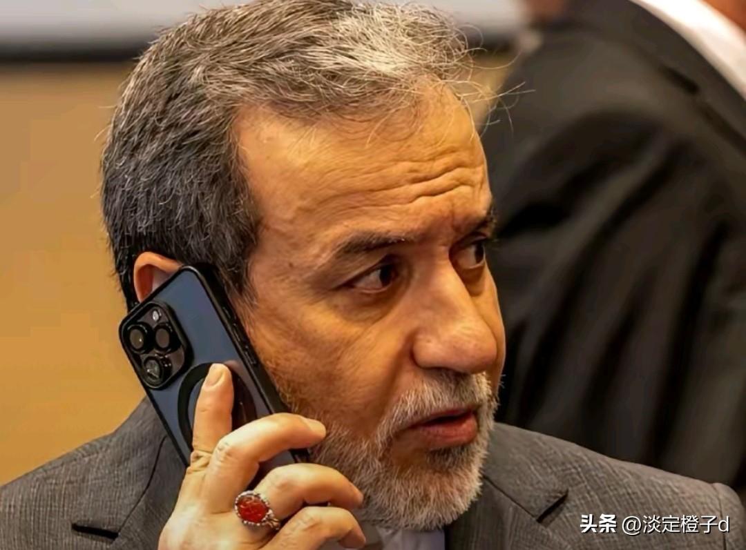 伊朗外长持苹果手机陷安全争议
 
伊朗外长用苹果手机引发全网热议。
中东冲突持续