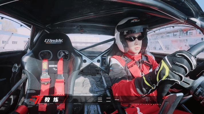 别人在漂移黄明昊在遛弯我们靠的是实力说话 你看我们也并不慢不是哈哈 ​​​