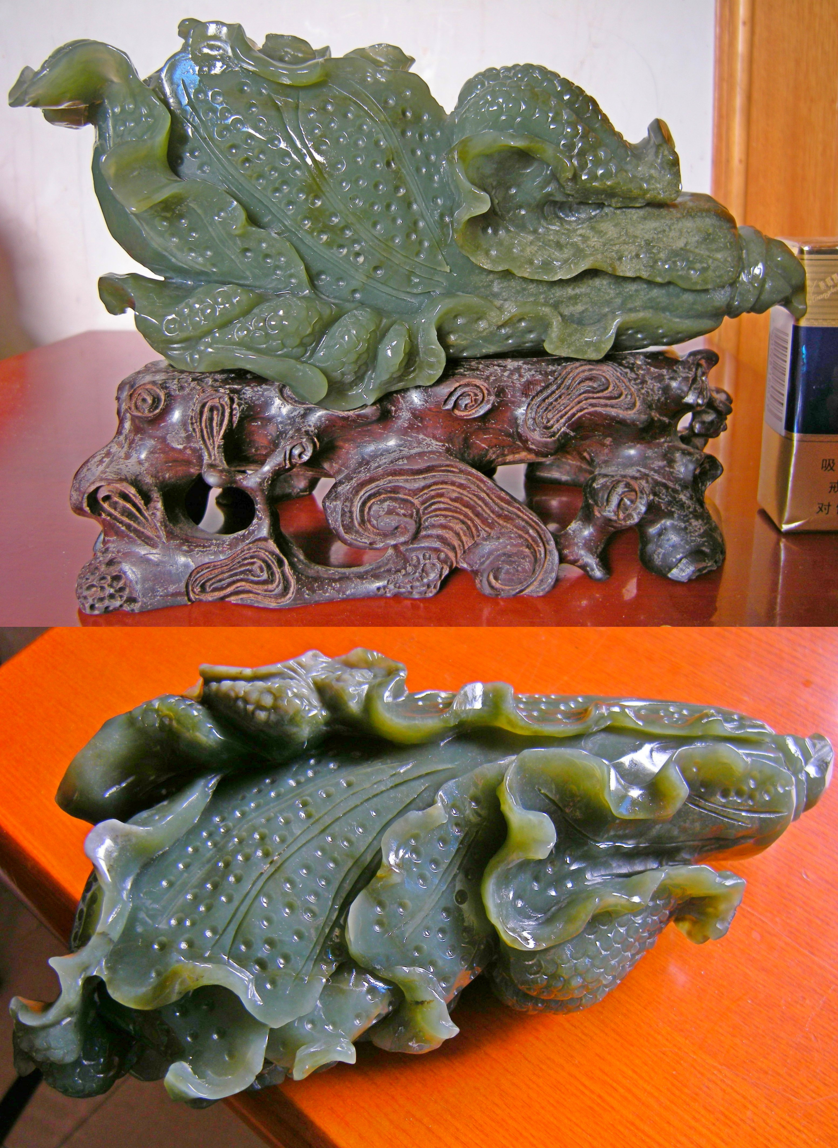 现代 . 和田碧玉玉白菜摆件一件尺寸：净重1226克，宽212毫米，高104毫米