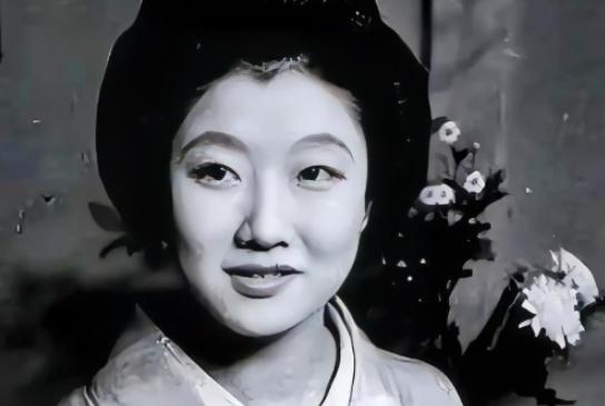 中国连长在前线心软了一回，不忍杀害日本女俘虏，顶着压力将其带回家乡隐姓埋名成婚，
