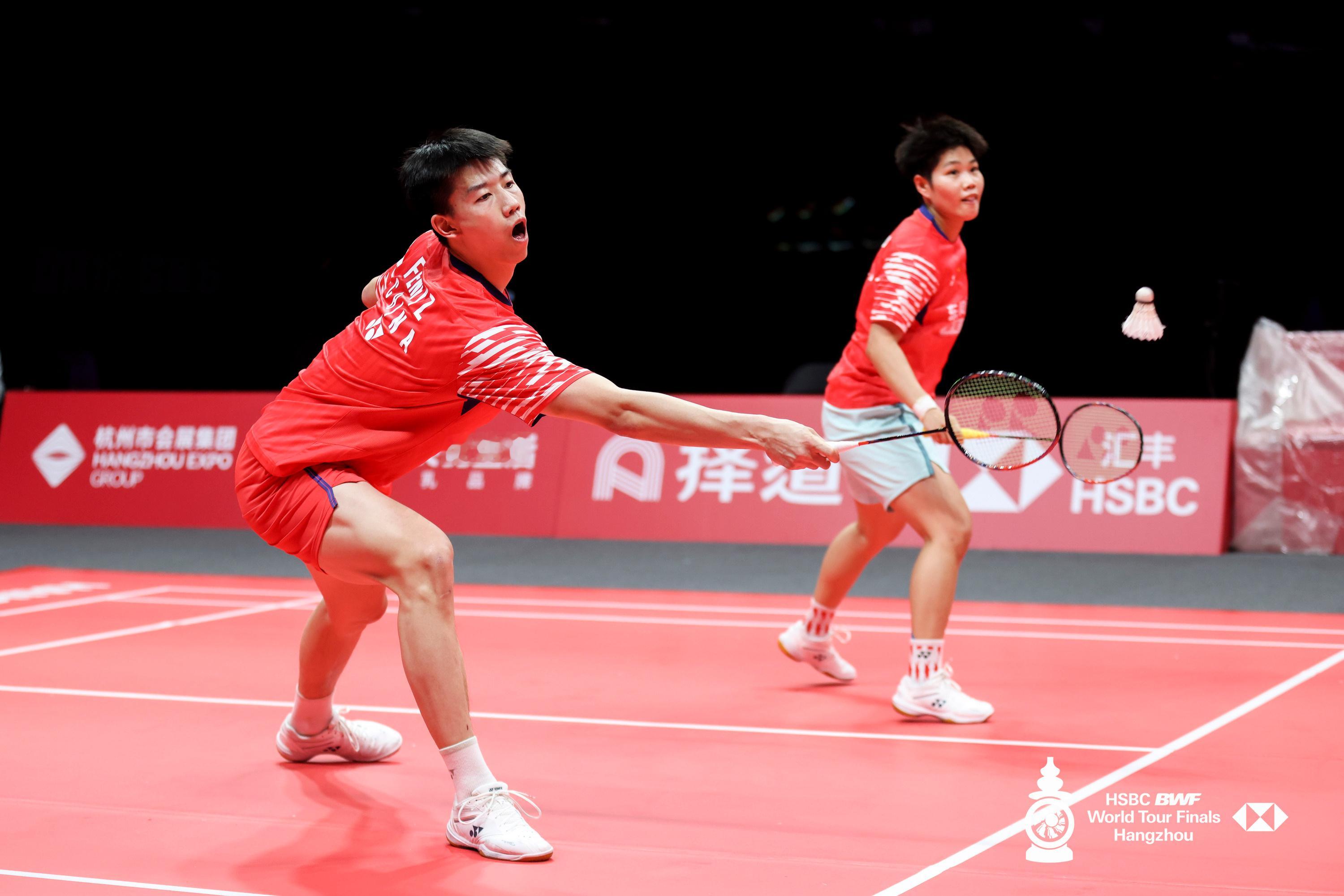 凤凰组合适应场地📷cr：赛事组委会2025年世界羽联年终总决赛