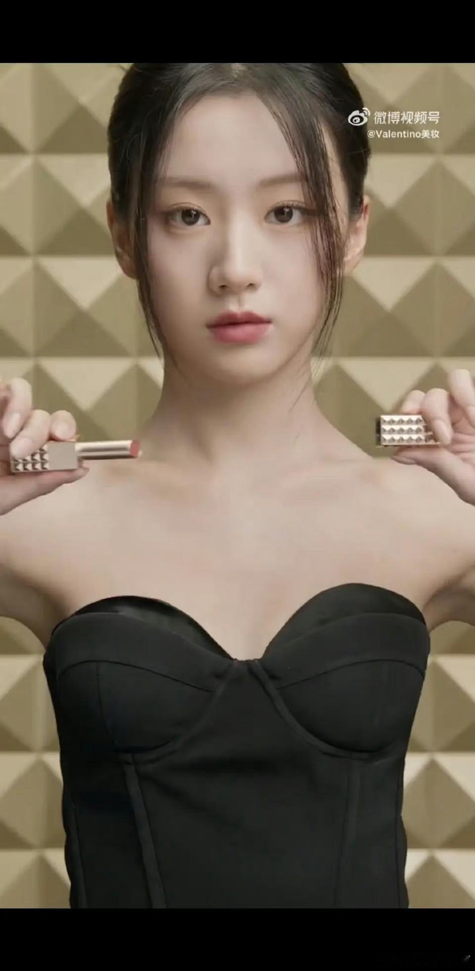 原来包上恩左右脸这么不对称 ​​​