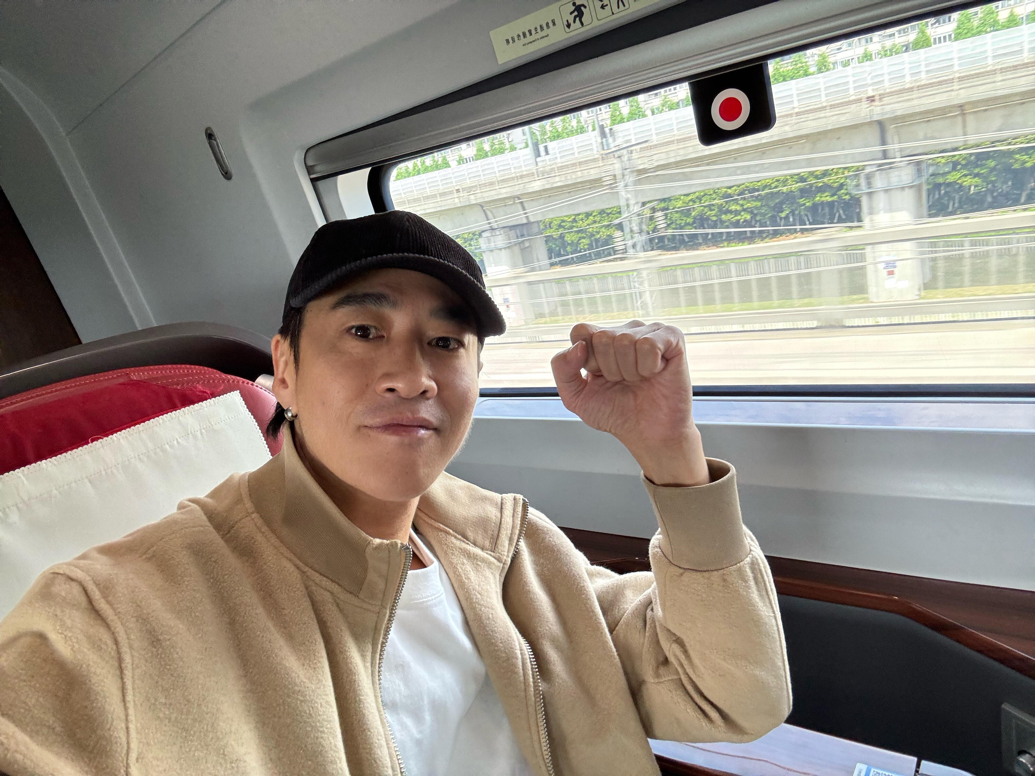 今晚苏超真被“润东”包场了！宿迁主场何润东扮霸王助阵，张桐瑞开场4分钟闪击+点球