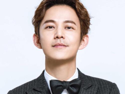 [中国赞]当年，何炅花了100多万在湖南长沙买了一套房子，可是他每次回长沙，却不