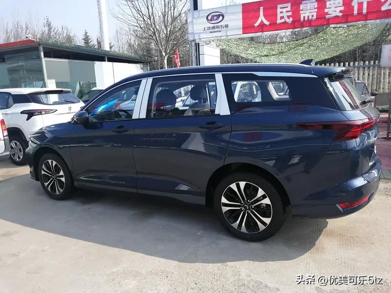 座破局者星光L在当下竞争激烈的汽车市场中，15万内大六座车型向来是消费者关注的焦