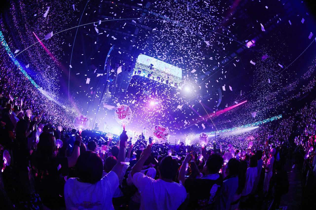 抽4个人去看演唱会！酒店+机票+演唱会门票全包！不要的可折现6000元！想干嘛干