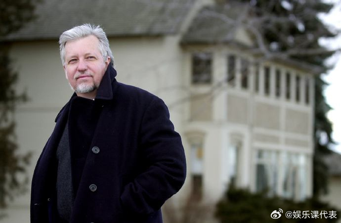 海伯利安作者去世美国作家丹西蒙斯逝世 美国著名科幻与奇幻作家、《海伯利安》作者丹