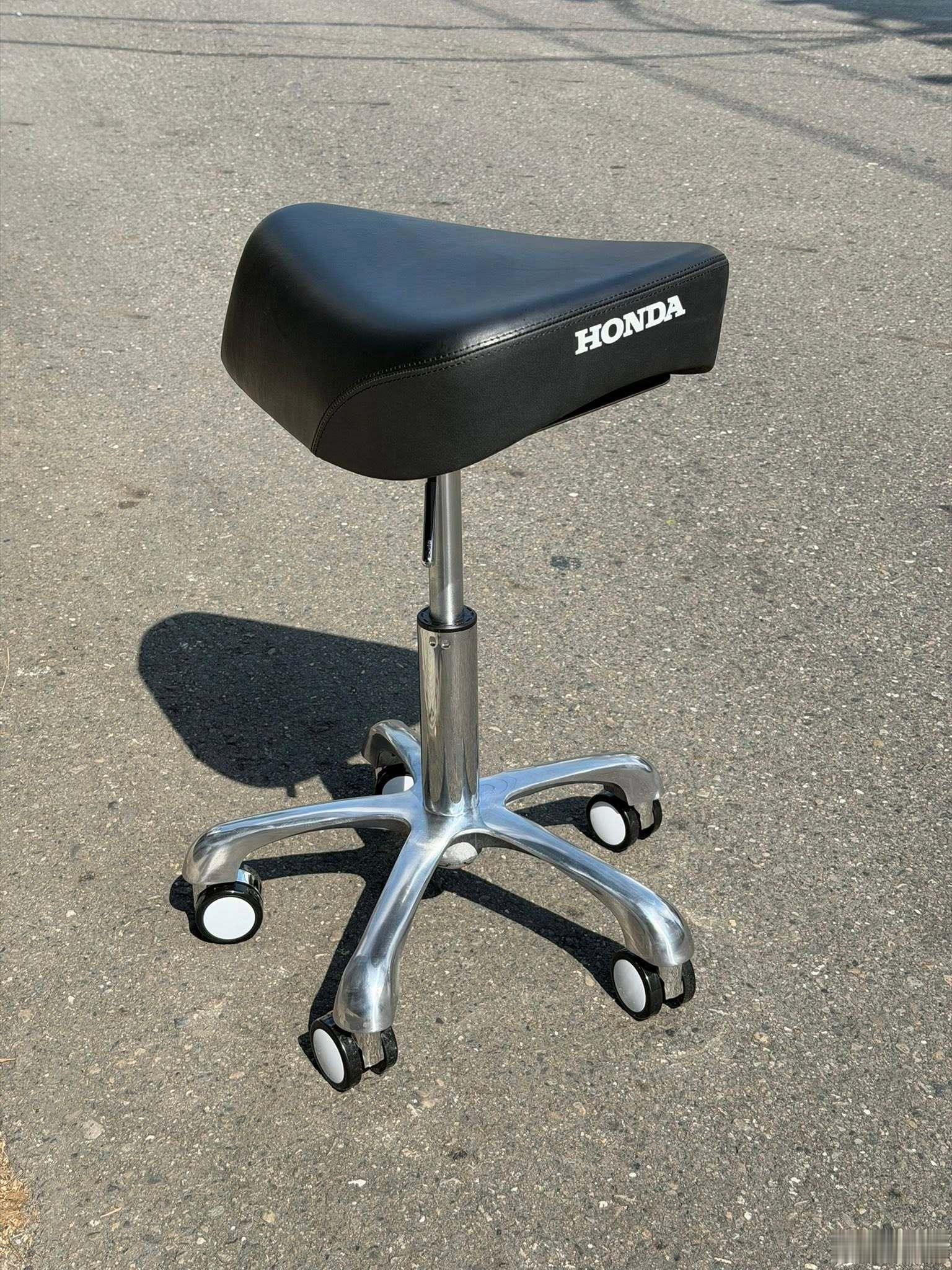 托尼老师坐这个剪发会不会快一点？