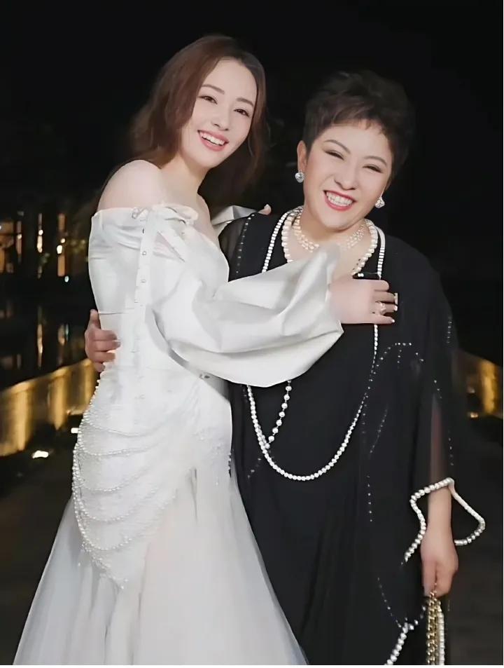 这才是真的懂得怎么疼儿子的婆婆！

向太说过：“她没有女儿，又特别喜欢女儿”。郭