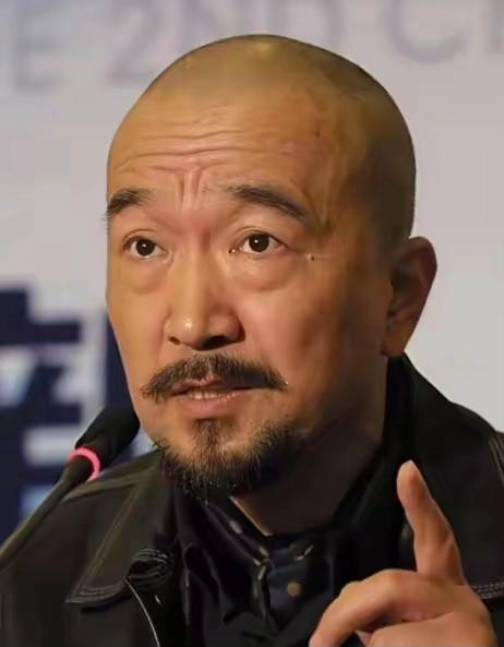 2026年，79岁的李保田仍守着三条规矩，不接广告，不和张国立王刚合作，不参加儿