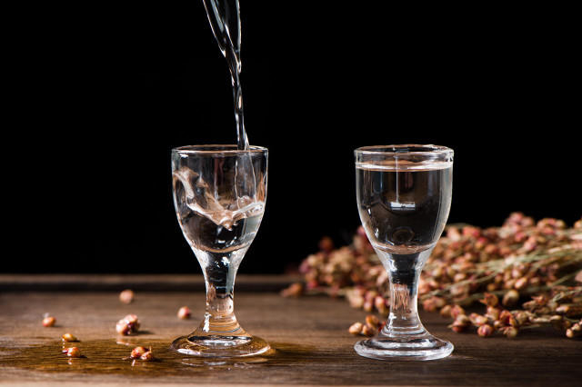 【#男子饮酒身亡家属起诉同饮者和饭店#  一审二审均被驳回】#男子饮酒猝死家属索