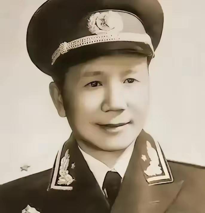 1936年国军营长带两连投红军，自认只能授大校，55年授衔当场看愣
 
1936