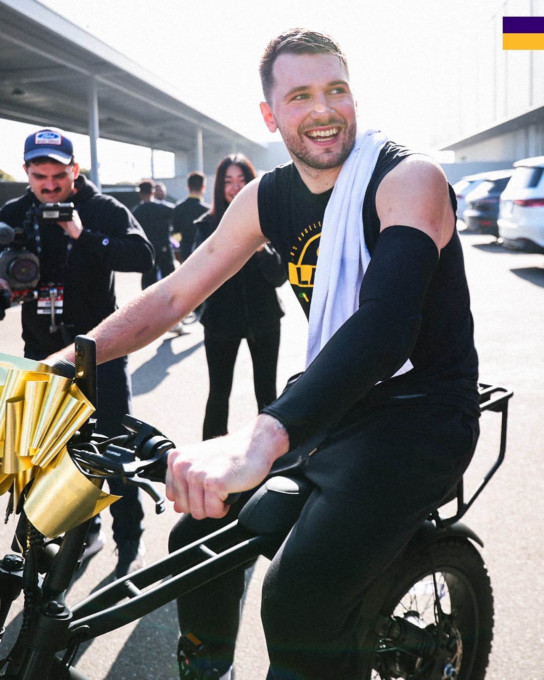 人人有份！东契奇为湖人队友&教练及工作人员每人送上一辆 E-Bikes！ 