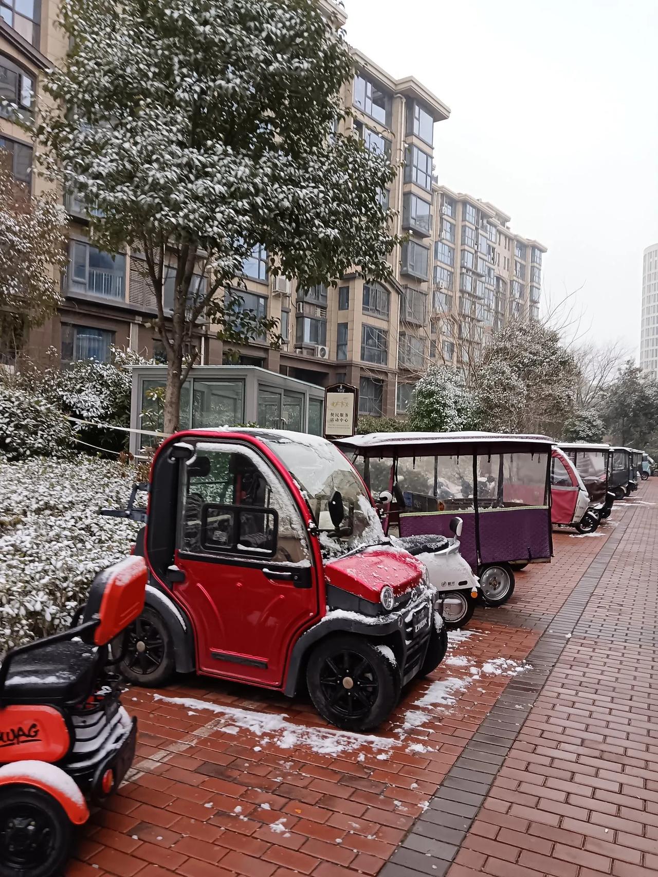 雪中的小区美景分享(商丘)