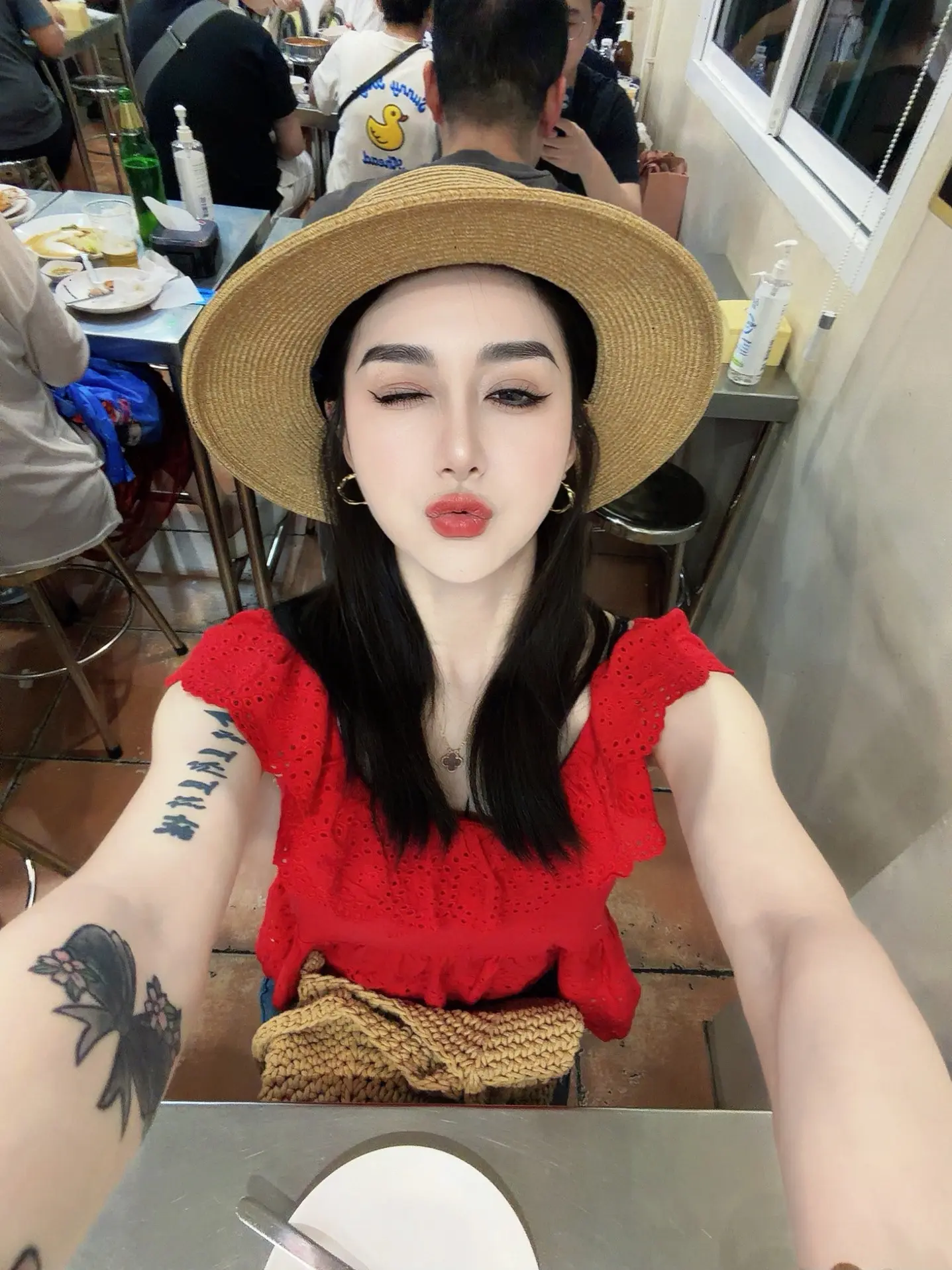 生活向我泼冷水 我打开一包洗发水