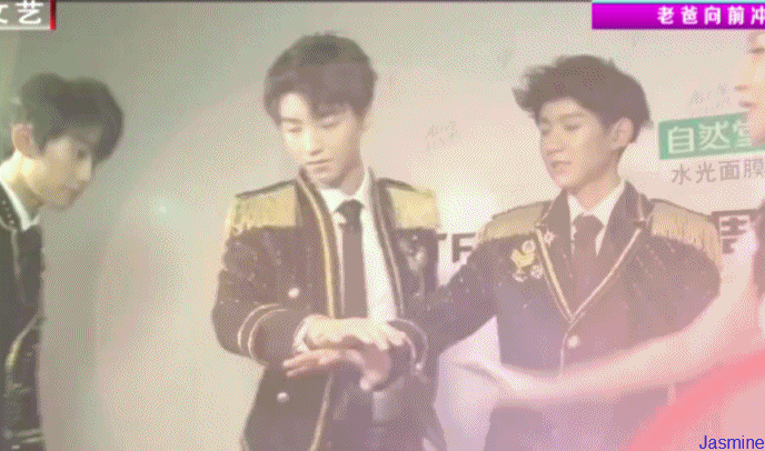 王俊凯、王源、易烊千玺早期动图被热议王源王俊凯为易烊千玺庆生