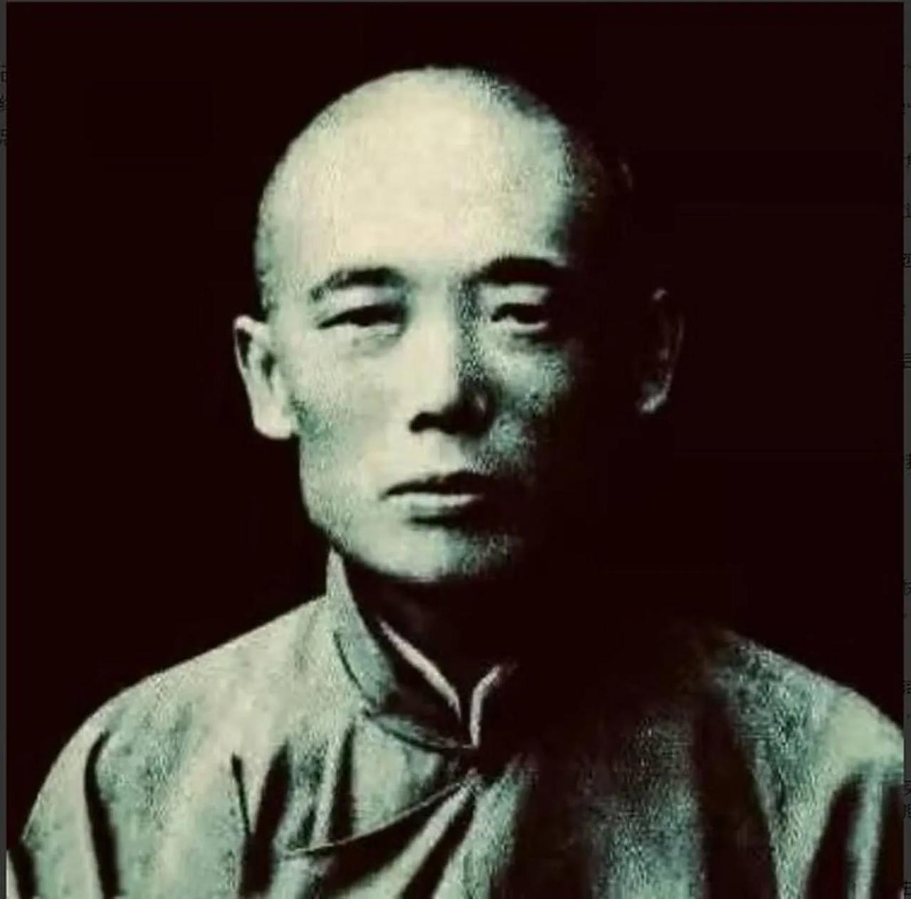 1896年，慈禧身边的小太监寇连材因得罪了慈禧，被判处死刑。在菜市口刑场，只见他
