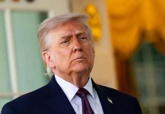 谁也没料到！美国民意竟出现惊天大反转，白宫彻底坐不住了！

谁都没料到，原本一直