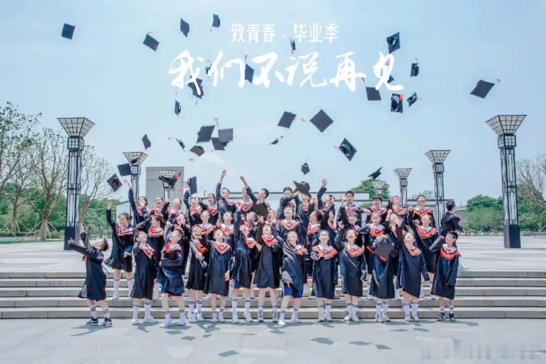 学什么专业在数码行业有高薪 其实无非就两个方向，前端的传媒，广告设计类型，出来做