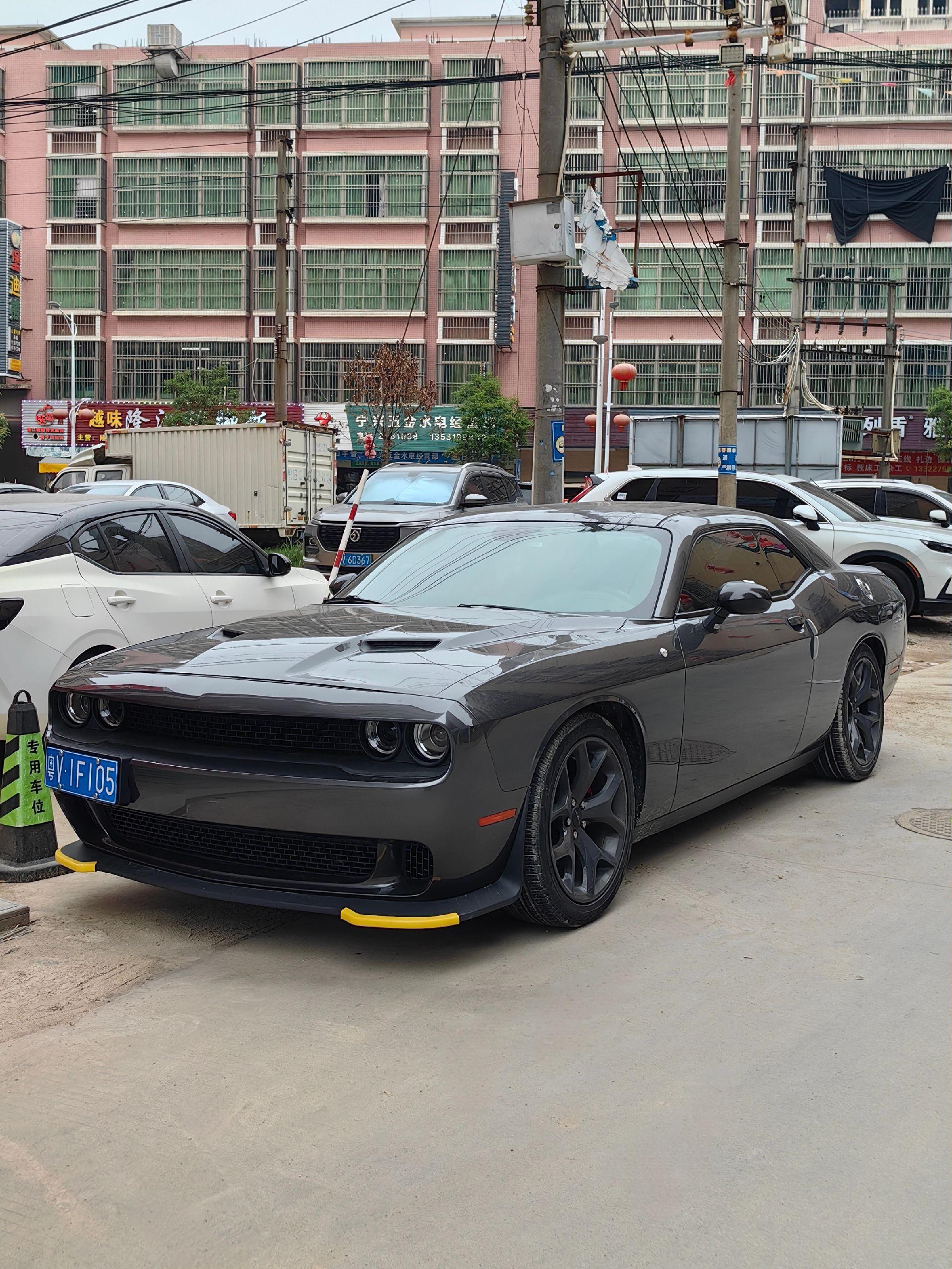 国庆中秋节将至，街头跑车又多了起来，看看有你认识的大佬吗。