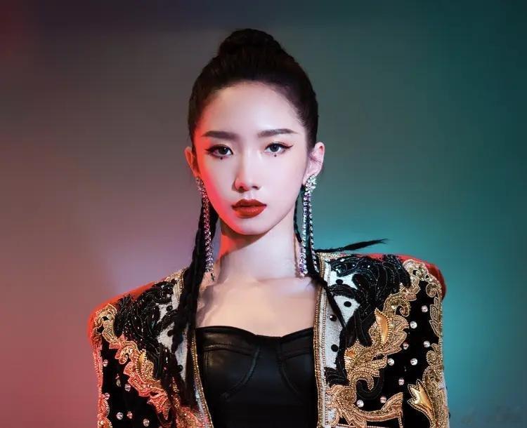 孟美岐发小作文回应恋情孟美岐回应恋情：粉丝对不起，但恋爱我照谈不误咱就是说，孟美