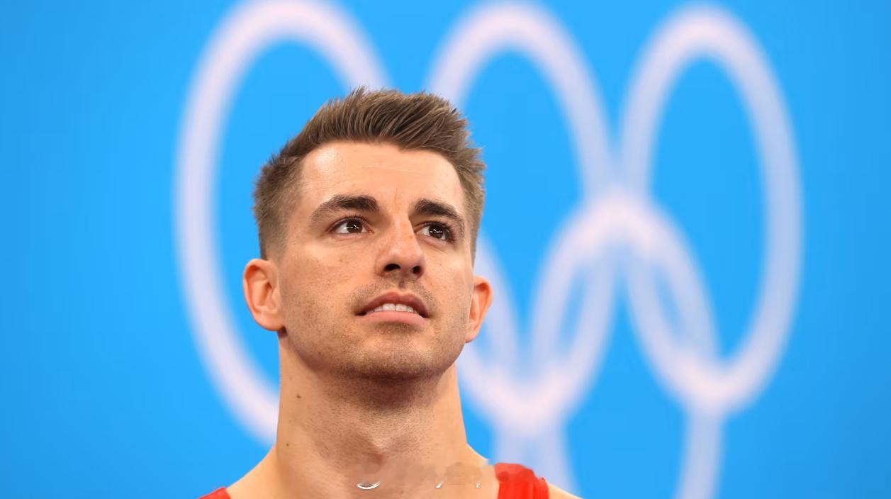 【英国体操奥运三金王宣布复出】 11月25日，英国体操奥运三金王惠特洛克宣布复出