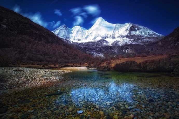 稻城亚丁，从你的全世界路过，却在仙境里遇见你。 