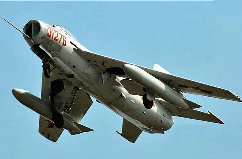 2010年6月12日，中国国产第一代超音速战斗机‌歼-6（J-6）‌正式退出中国