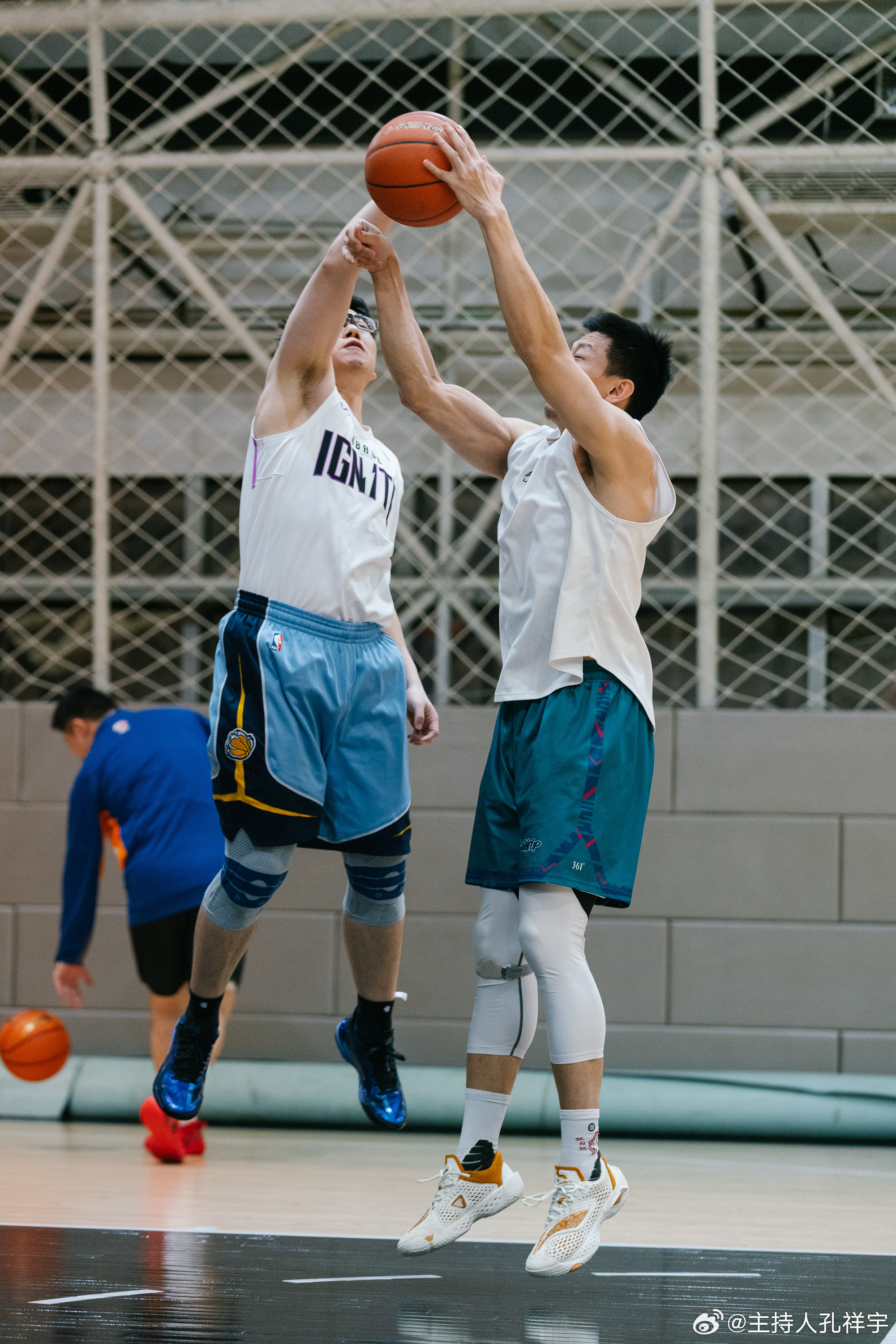 知道这种练球时候趁其不备背后杀出的封盖需要付出多少努力吗！已知石楷文身高190