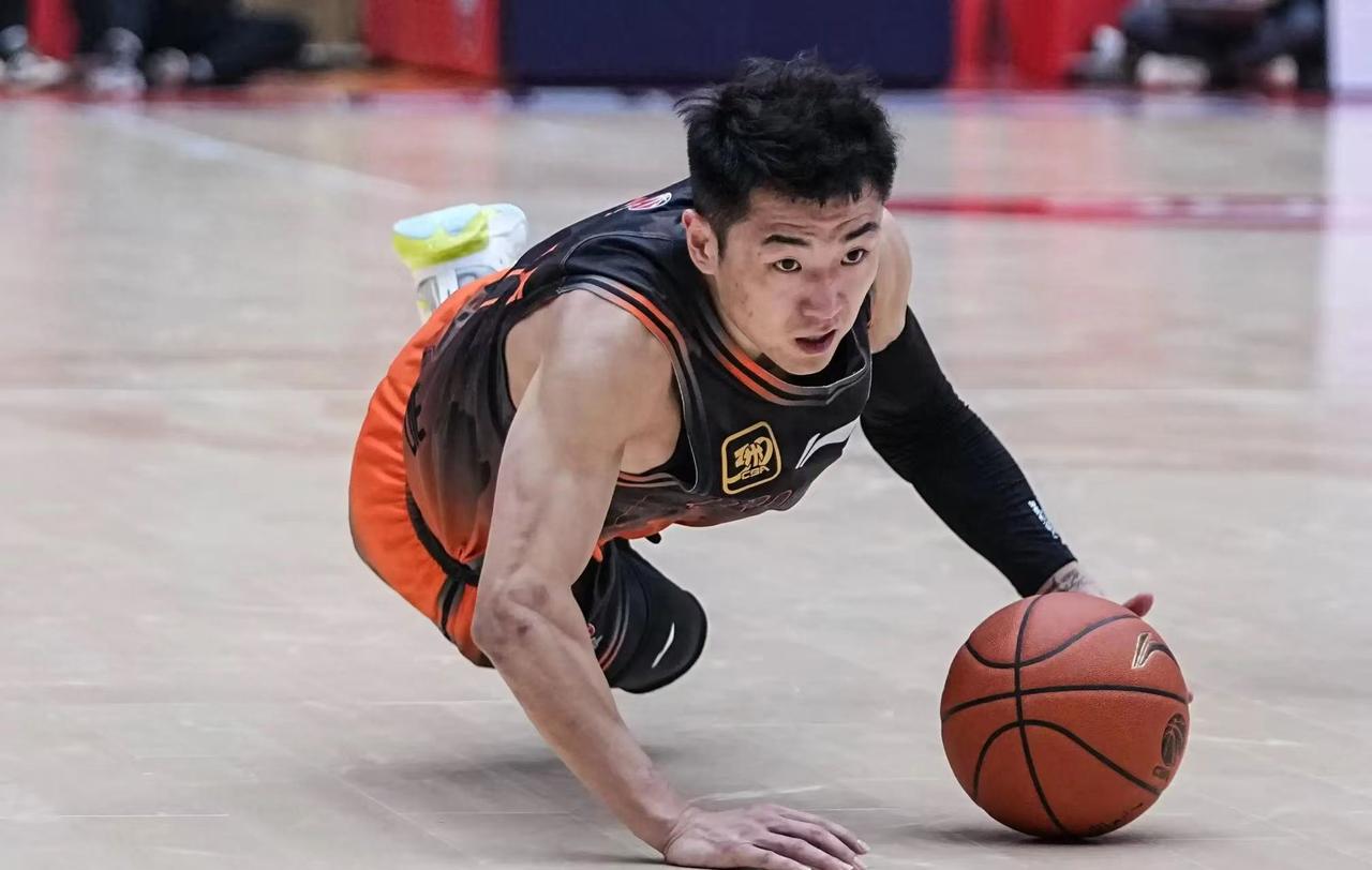 山东高速打辽宁，还是有有点胜机：1、虽然辽宁在乌戈的战术调教下，挺有东西，但是这