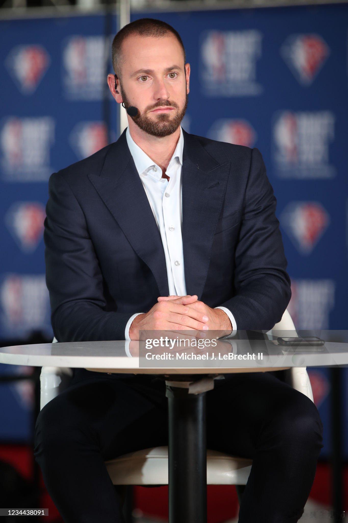 MFFL 来自Shams的消息。达拉斯聘请前开拓者副总经理施密茨担任球队总经理一
