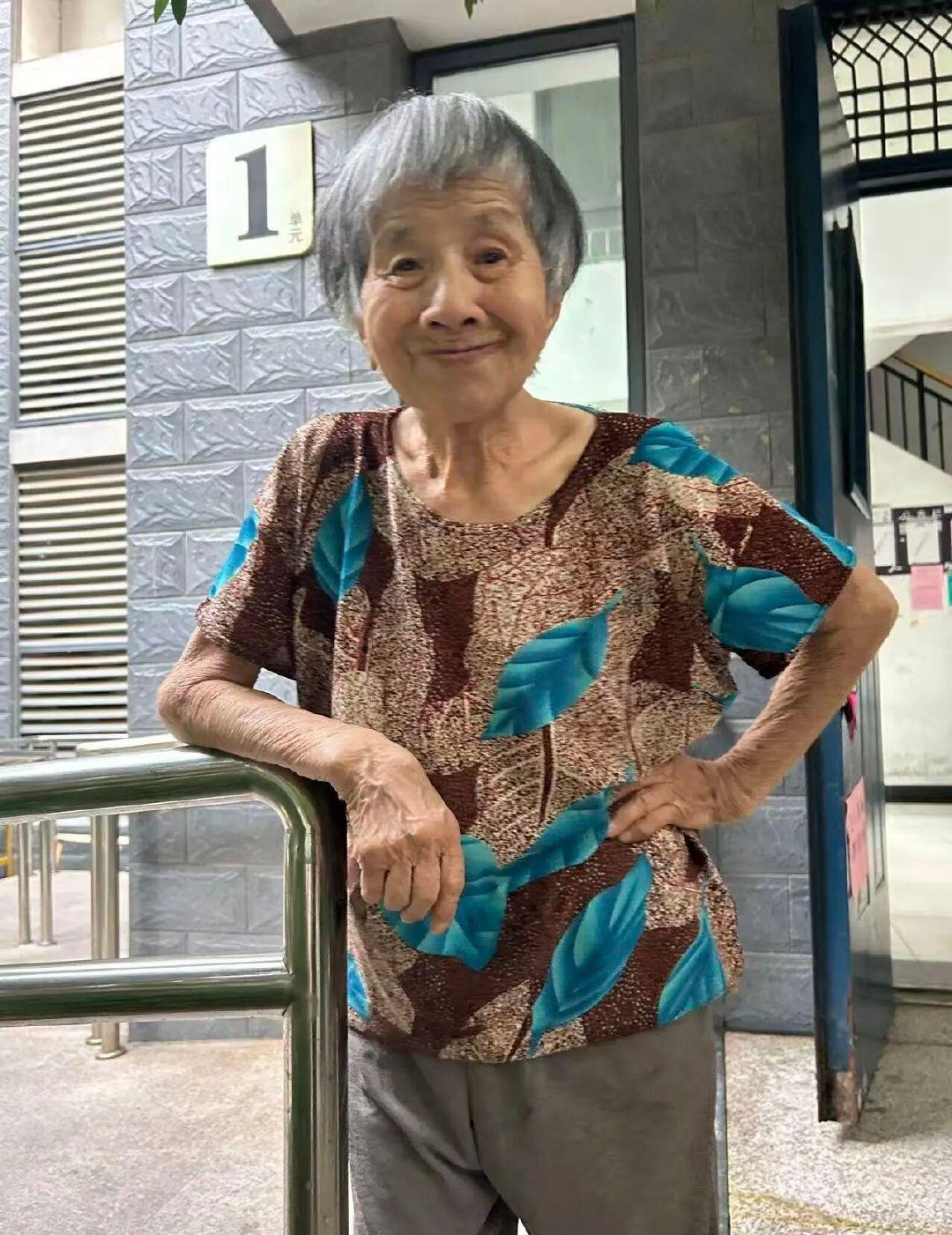 【济南85岁老人走失多日家人急寻】7月8日清晨，家住济南市长清区常春藤小区的曹树
