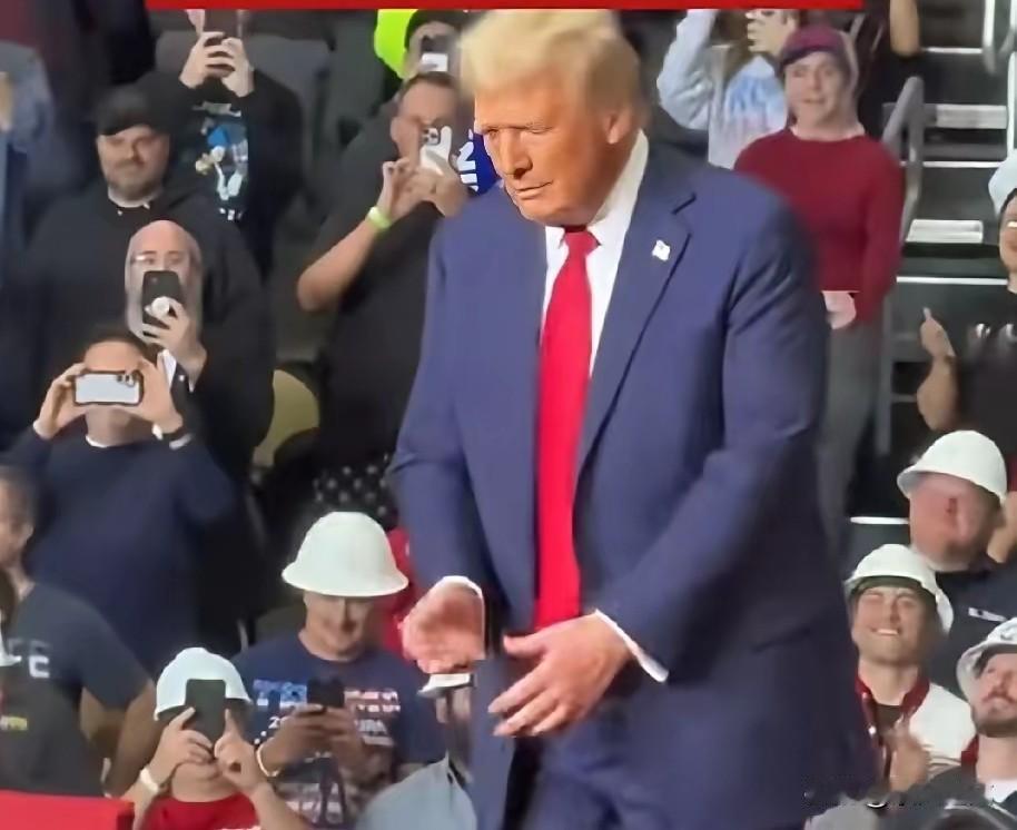 美军战机被击落，飞行员或被伊朗活捉。这下伊朗好了，安全了，新总统可以公平露面了。