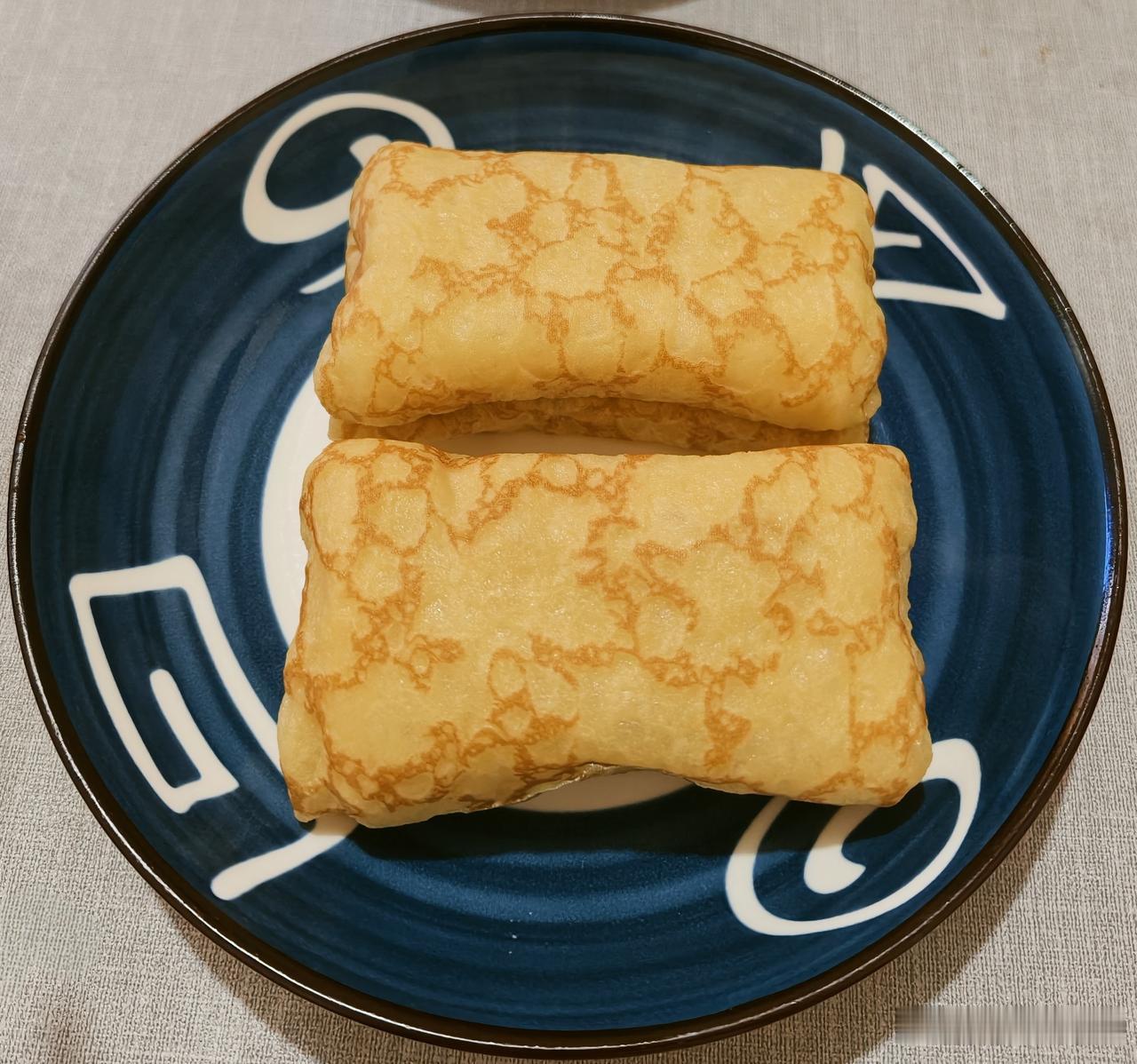 有时候，早餐的惬意就是一杯黑咖啡给的。

迷糊中醒来，简单的煎个蛋（主要是最近不