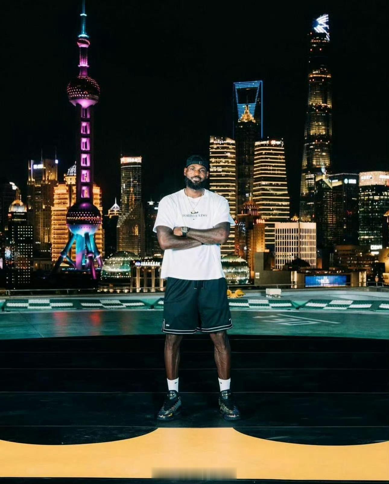 詹姆斯开启第15次中国行詹姆斯正式开启中国行，并打卡上海东方明珠。詹姆斯曾表示：