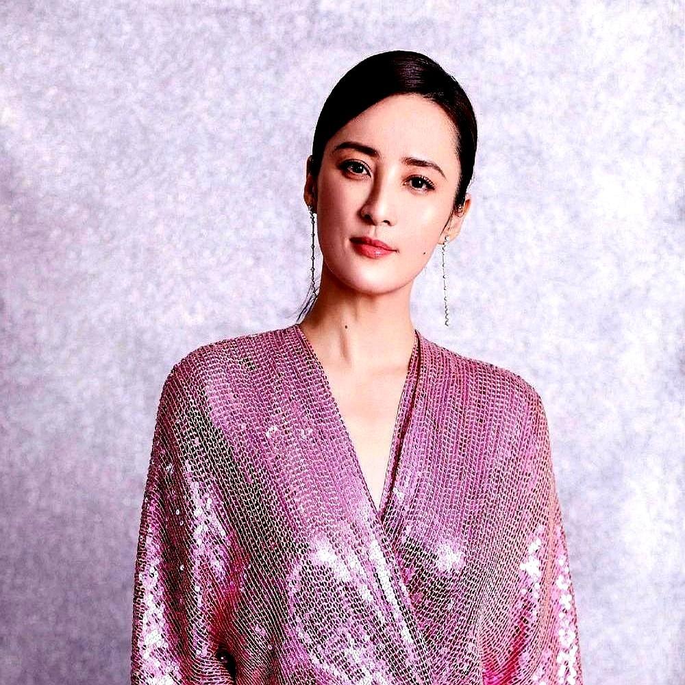 零片酬救场，金马奖却剪光她镜头
 
蒋勤勤赶到甘肃时，剧组只剩七天。她顶着风沙拍