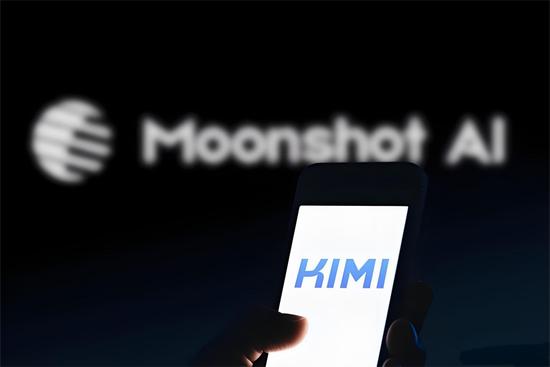 据Quest Mobile最新报告，近期月之暗面Kimi产品的周活跃用户数已经跌