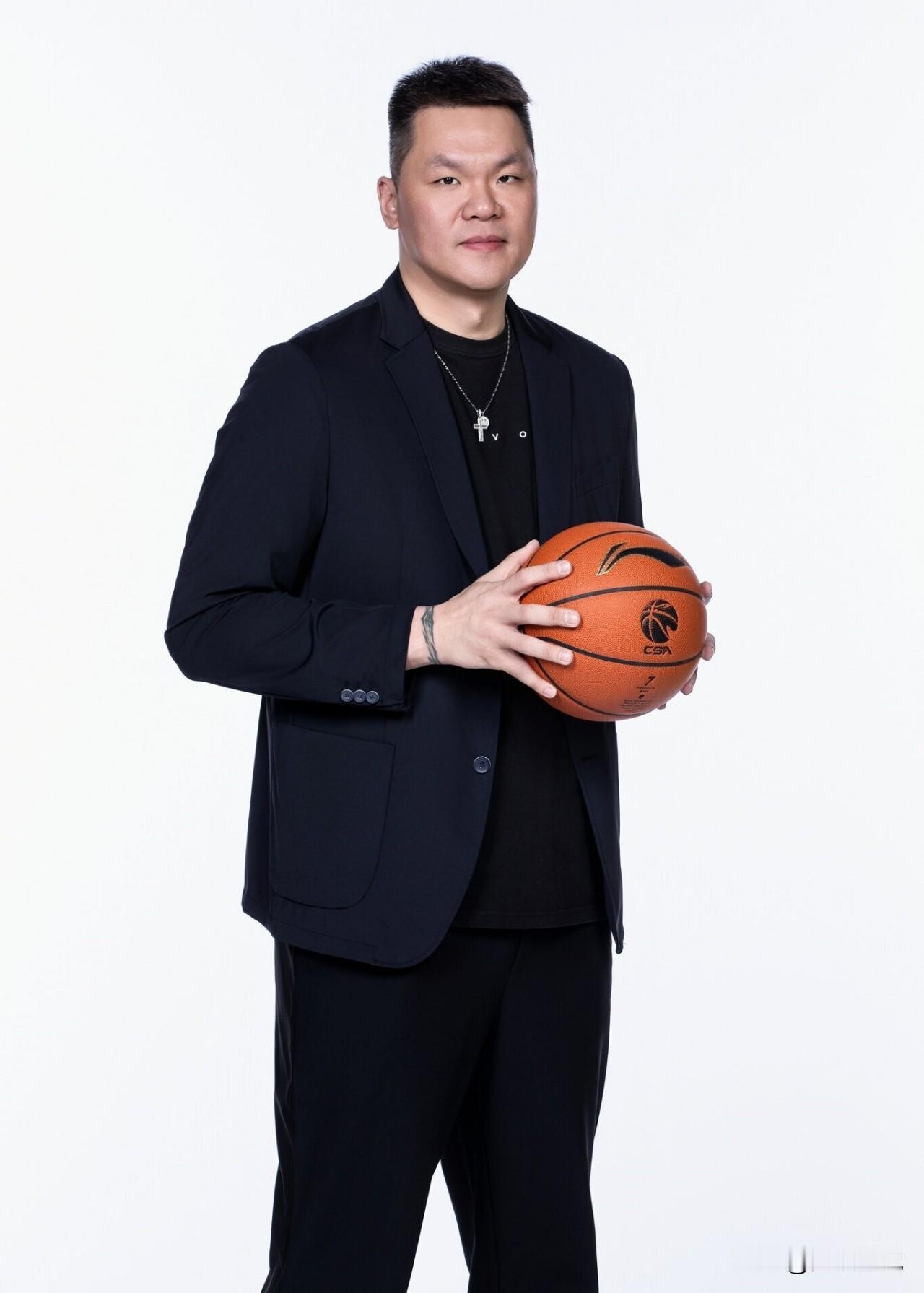重磅：朱芳雨大概率卸任广东宏远总经理一职！
随着广东深入接触老将周鹏，后者应该会