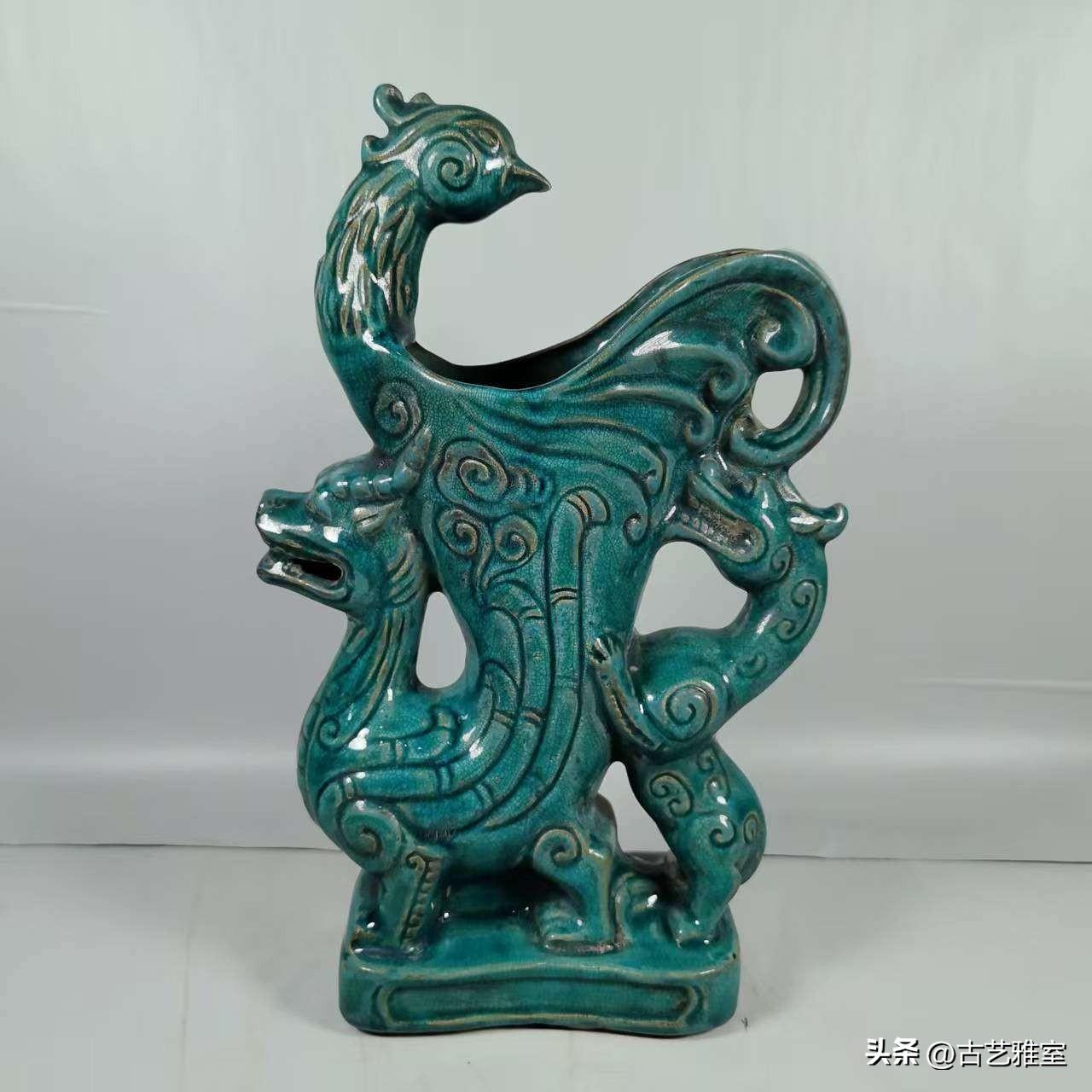 真正的古柴窑瓷是什么样的?
稀世大周柴窑龙凤觥，一睹瓷皇真容
 这件刻款大周柴窑