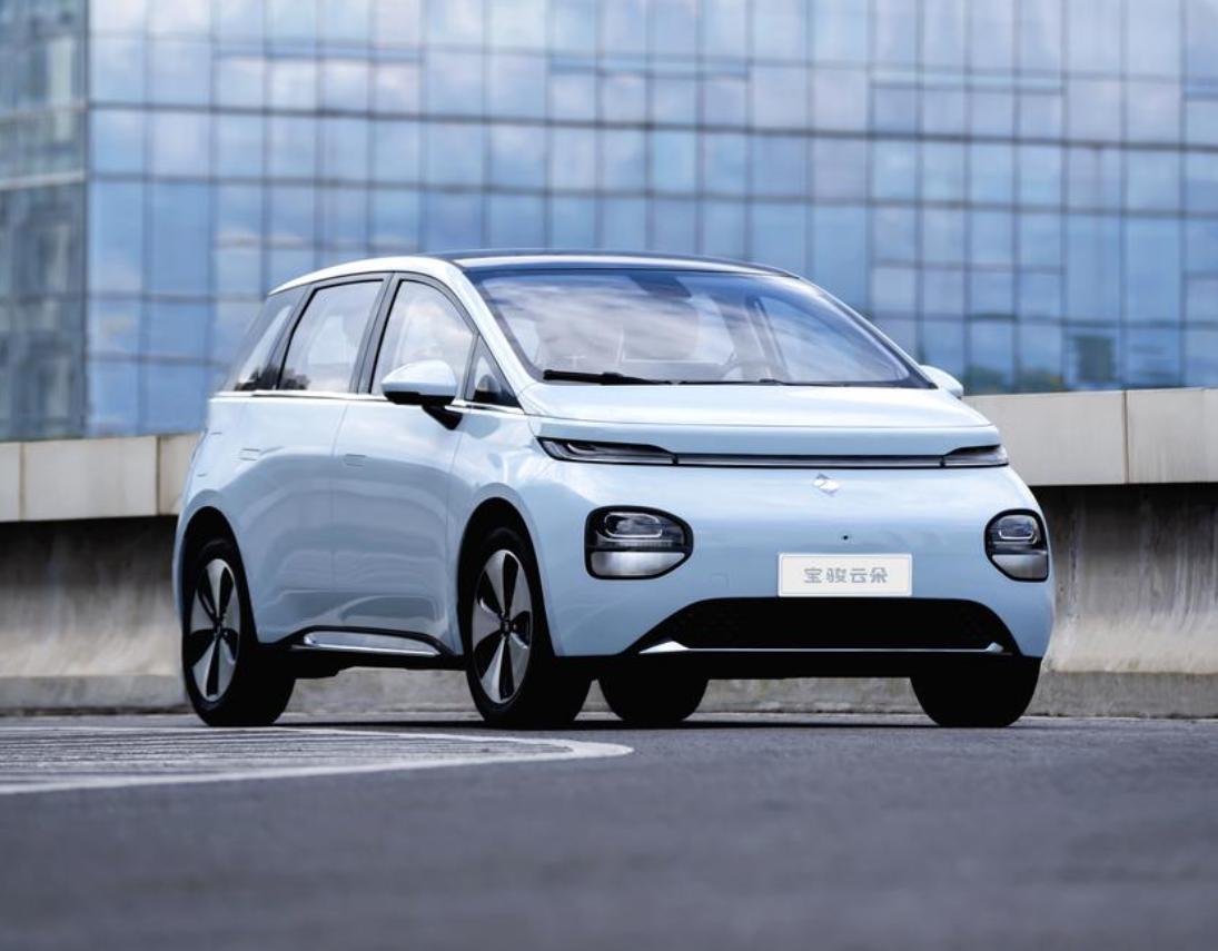 宝骏云朵灵犀版将于9月26日上市，配置公布后才知道，宝骏这次真不赚钱。
 
宝骏