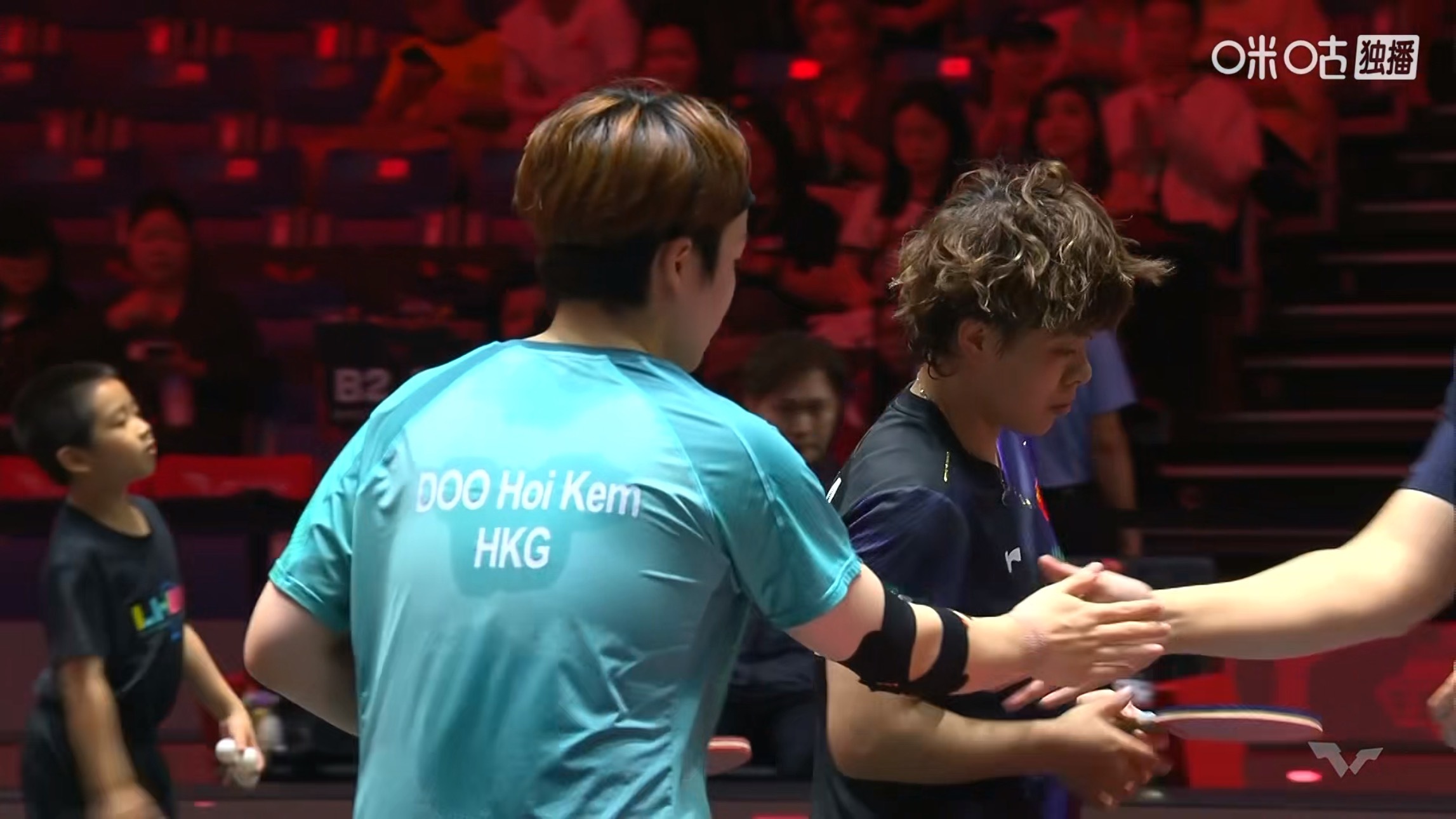 王艺迪3比1杜凯琹(11-7，7-11，11-7，11-6)晋级WTT新加坡大满