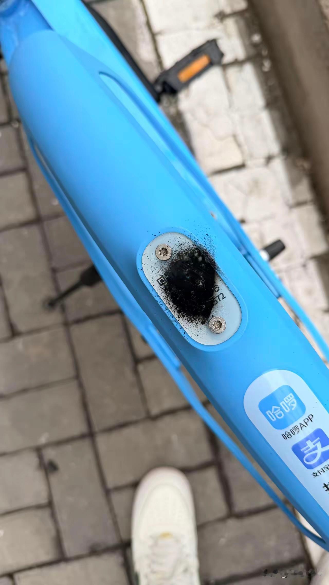 不知道大家有没有遇到过这种情况，想骑共享单车或者电车的时候发现二维码被涂。这种情