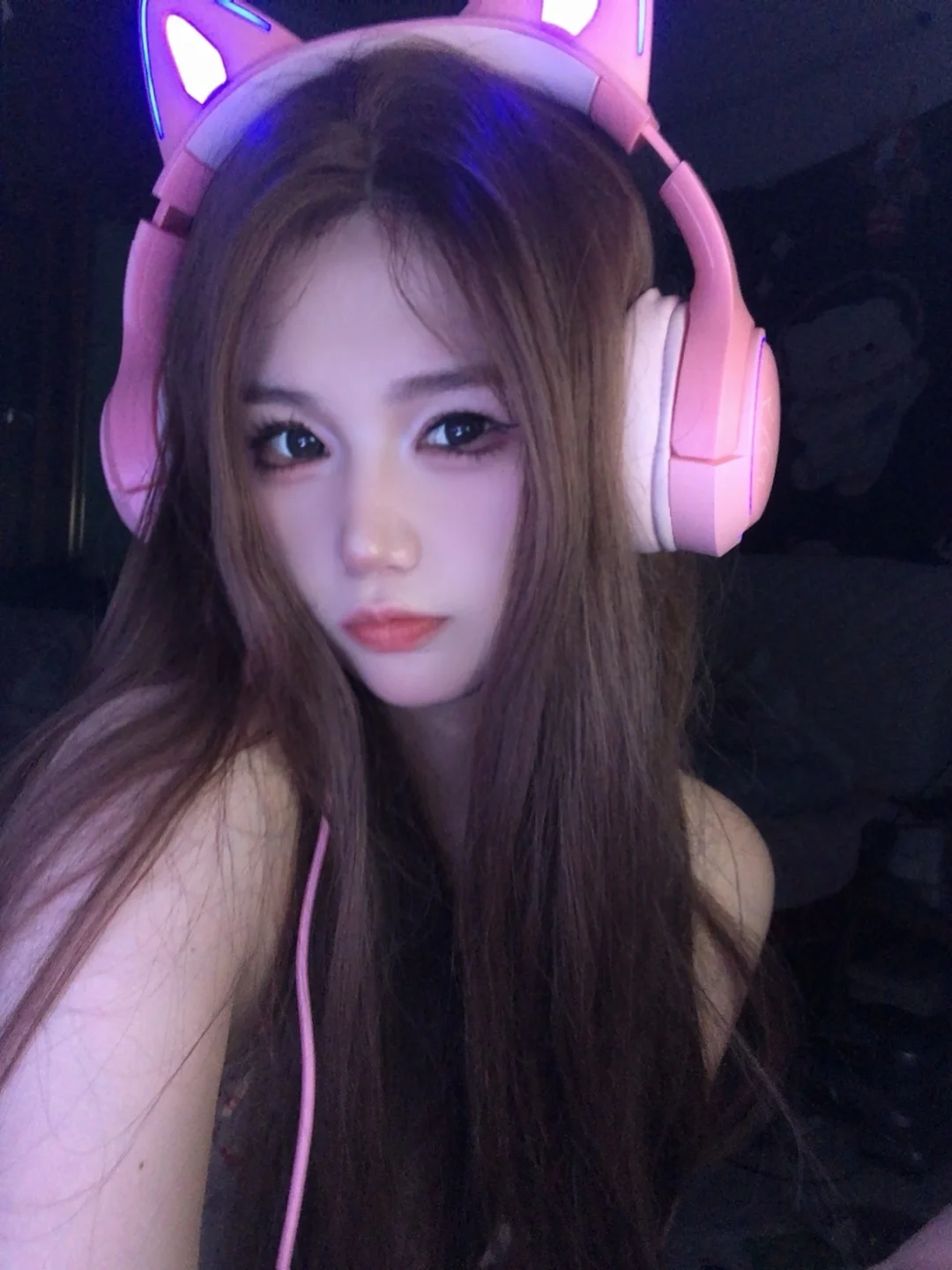 ^ ^