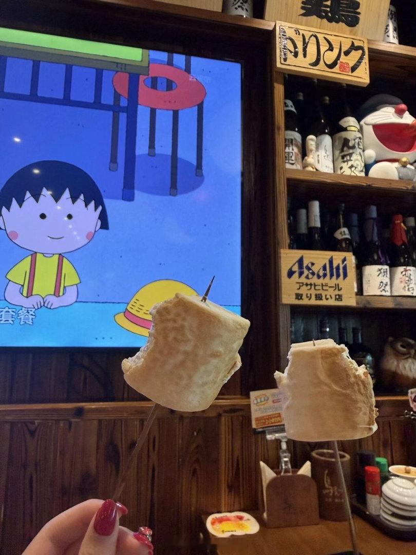 狮子不会因为饥饿而低头吃草 人也不该妥协而降低自己的标准 ​​​