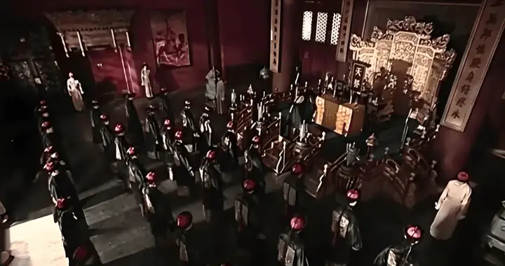 戊戌变法是什么刺激了慈禧的神经，让她先同意，后反对，再镇压？